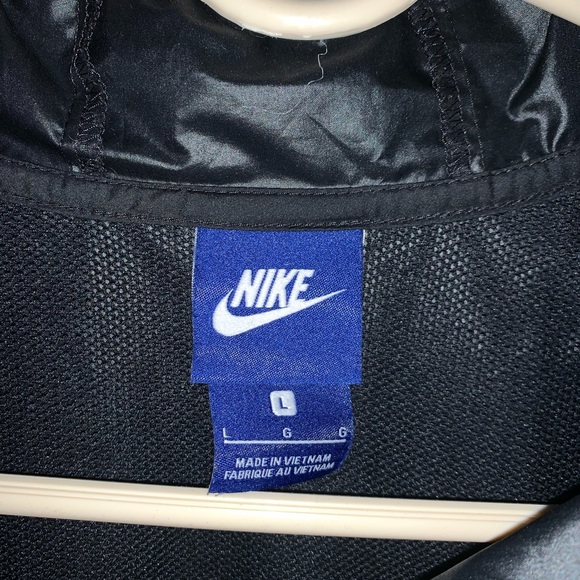 Nike Women’s Black Woven Jacket - Picture 5 of 7